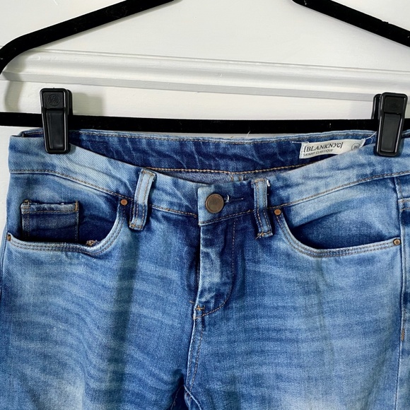 BLANK NYC Distressed Skinny Jeans Shopbop Size 26 - Picture 4 of 8
